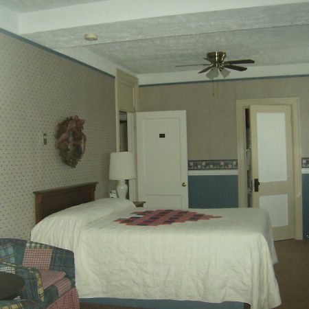 Boardwalk Inn St. Ignace Exterior foto