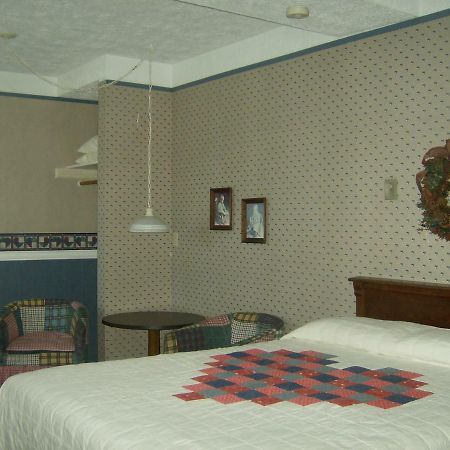 Boardwalk Inn St. Ignace Exterior foto