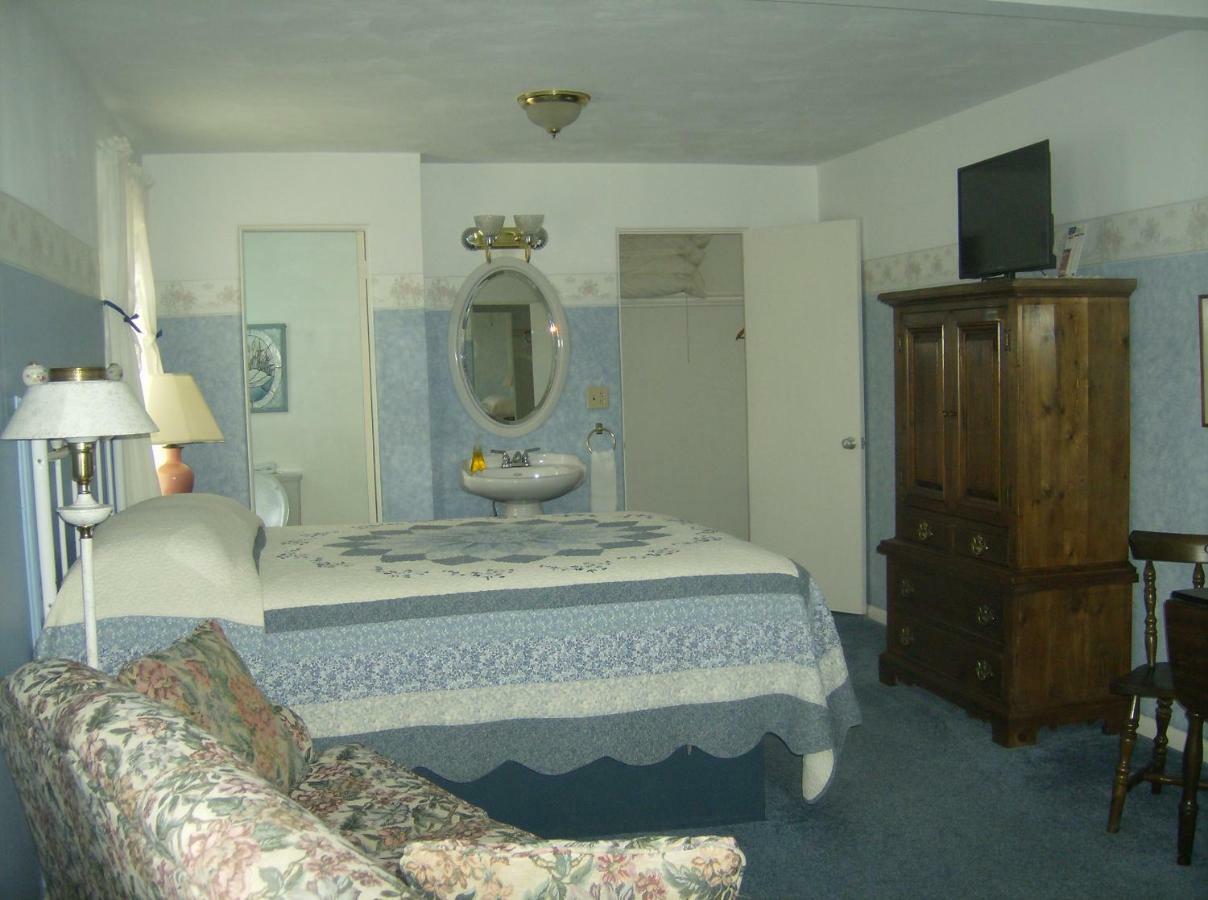 Boardwalk Inn St. Ignace Exterior foto