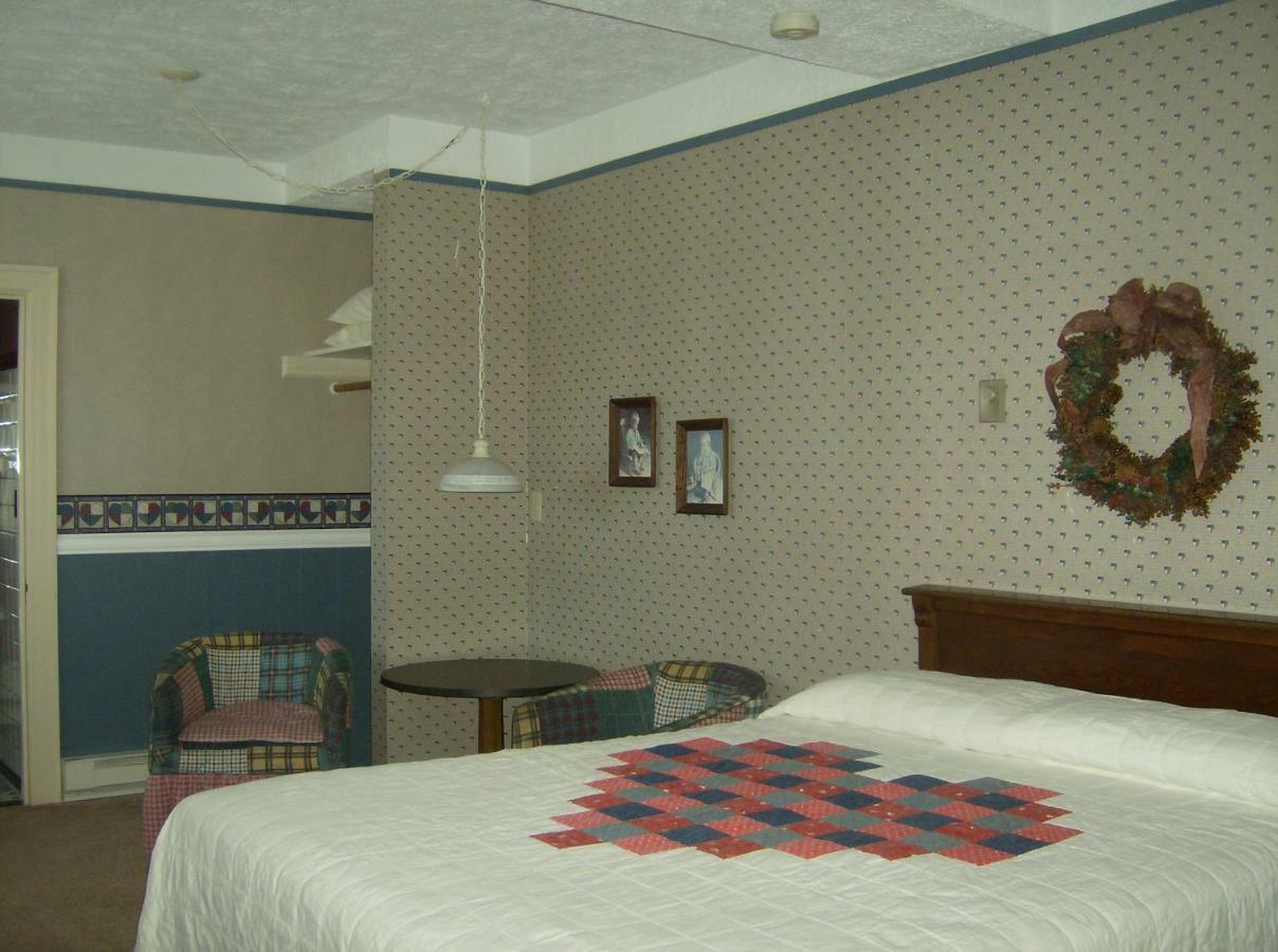 Boardwalk Inn St. Ignace Exterior foto