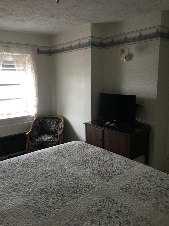 Boardwalk Inn St. Ignace Exterior foto